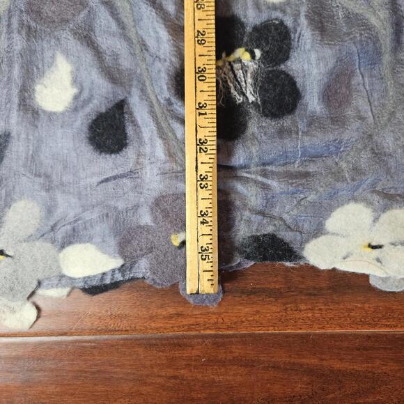 Handmade Nuno Felted Wool Flowers and Gray Silk Scarf Central Asia Very Light - Picture 6 of 7